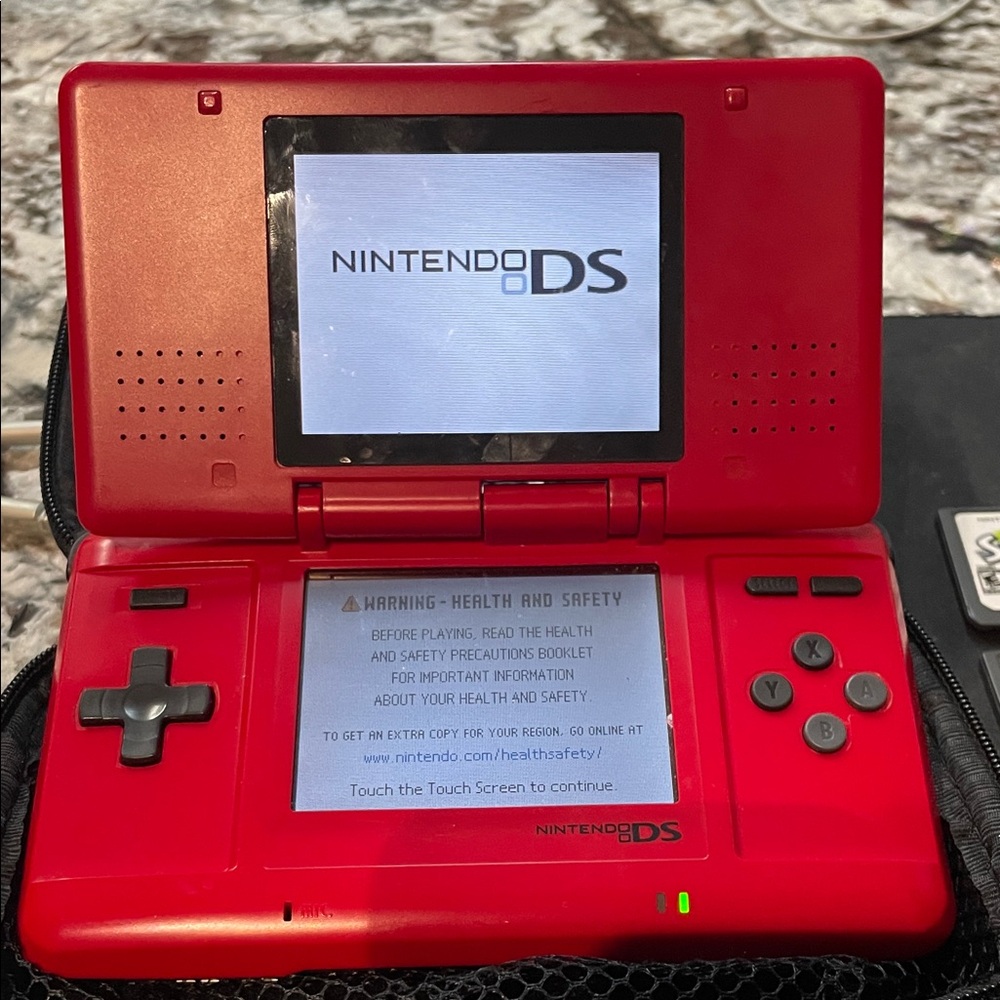 Nintendo DS SPECIAL edition Red handheld gaming - Mario Cart DS EWC - no charger - Picture 3 of 16
